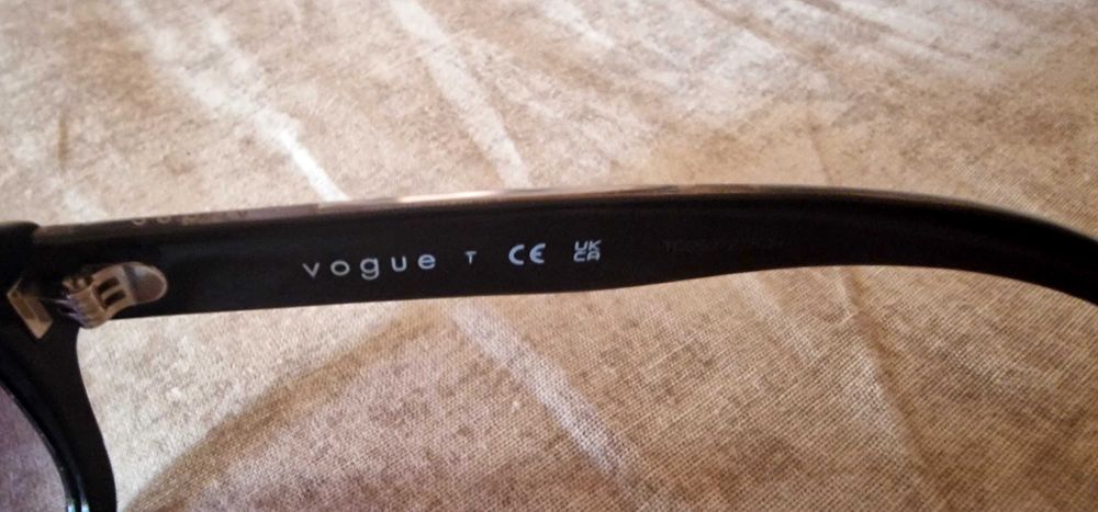 Чисто нови слънчеви маркови очила Vogue