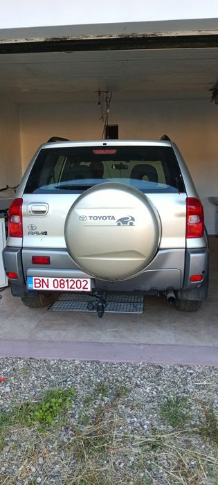 Vând Toyota RAV4