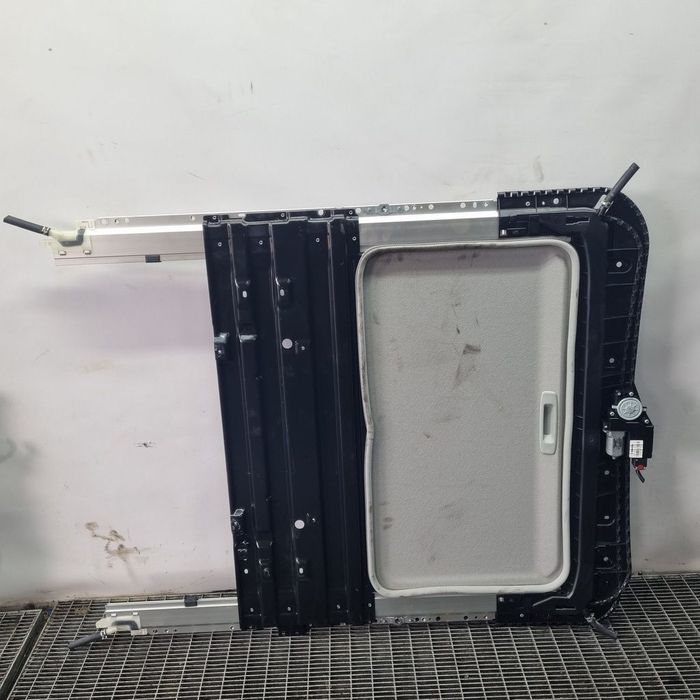 Trapa Mitsubishi Outlander 2009 - 2012 SUV 4 Usi (1411)