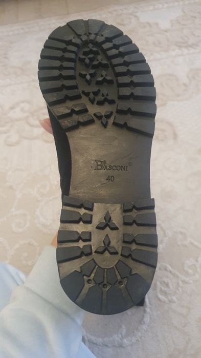 Продаю сапоги женские