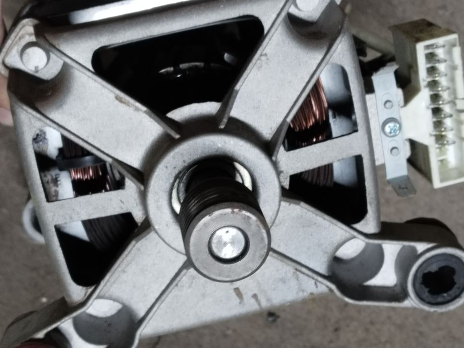 Моторчик от стиральной машины Самсунг