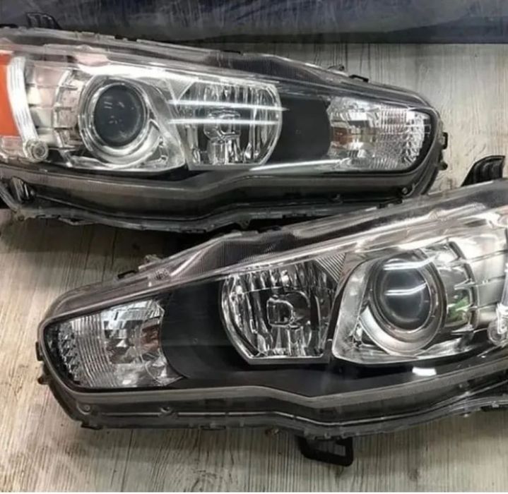 Митсубиси Лансер 10. Фары передние.