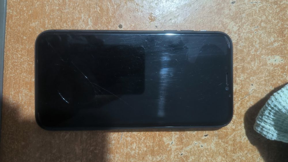 IPHONE 11 в идеальном состоянии