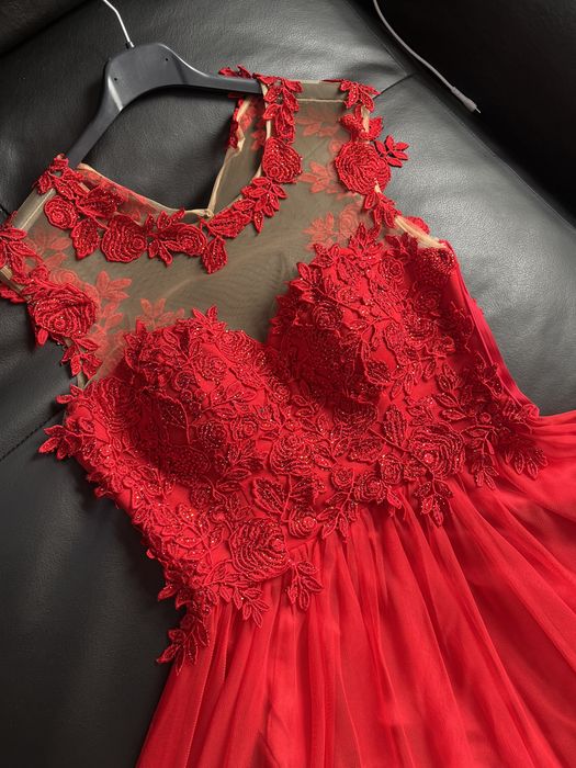 Червена бална рокля М