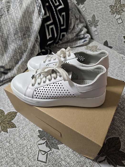 Продам женскую обувь