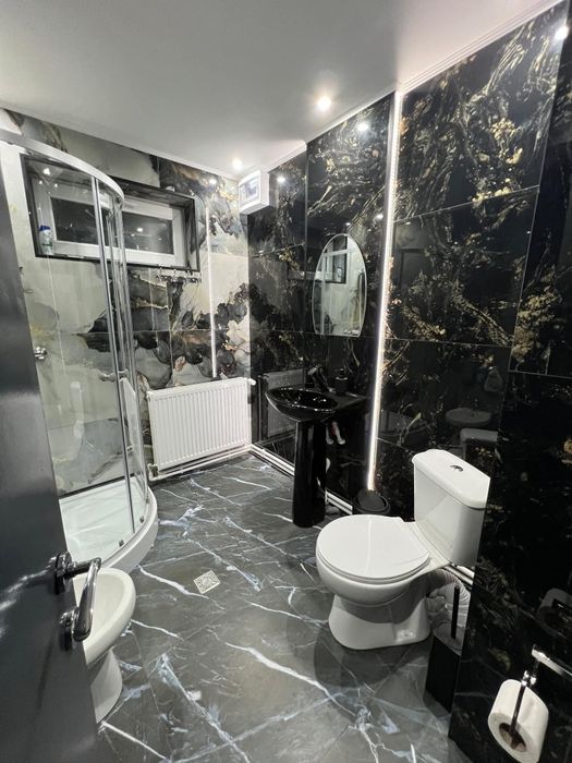 Inchiriez casuta recent renovata