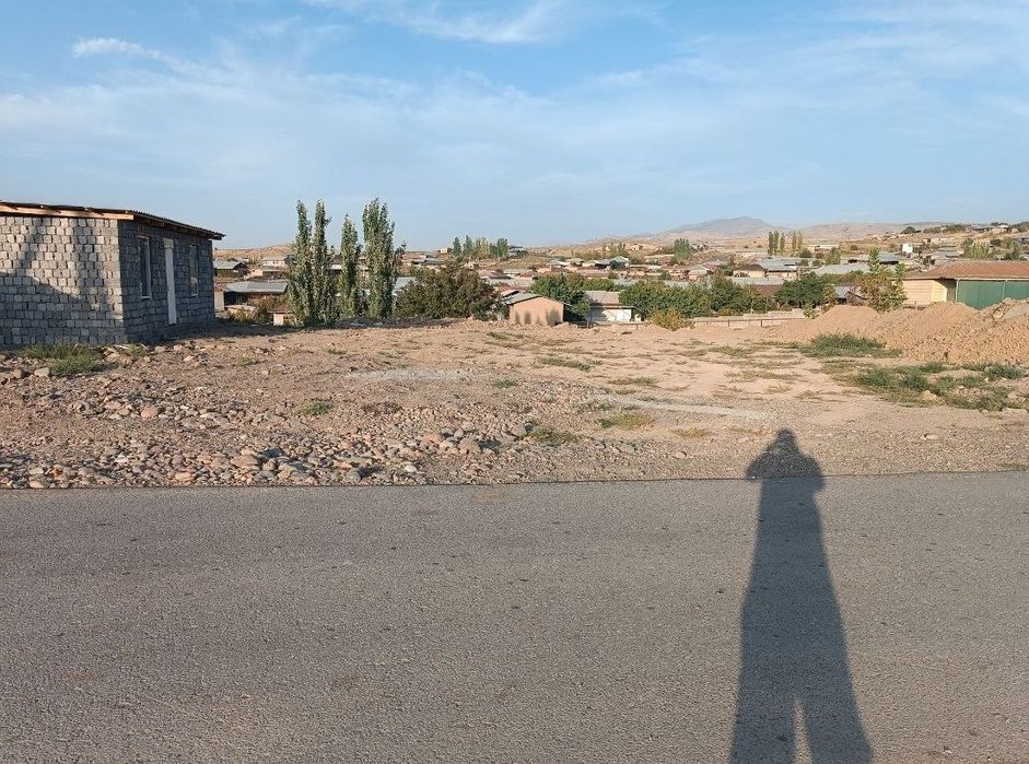 Паркент, Сурхи махалла. Метро утган енидан 6+2 соток