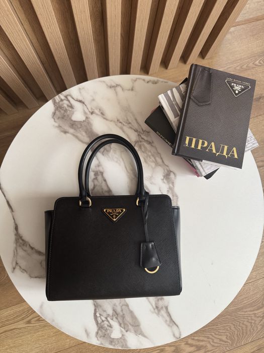 Чанта Prada Galeria