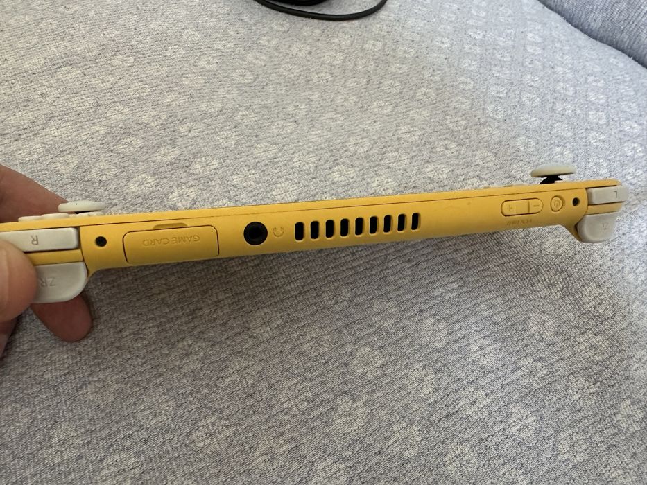 Nintendo Switch Lite in stare perfectă de funcționare!