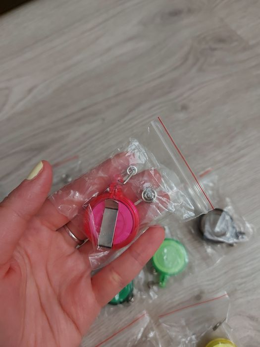 Suport ecuson/badge retractabil