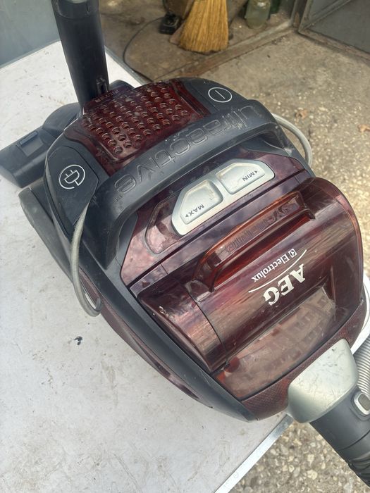 Мощна прахосмукачка AEG Electrolux