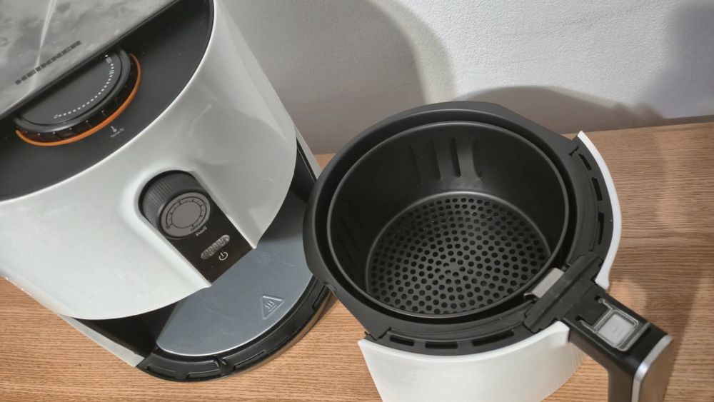 Friteuza cu aer cald fără ulei HEINNER Sirocco