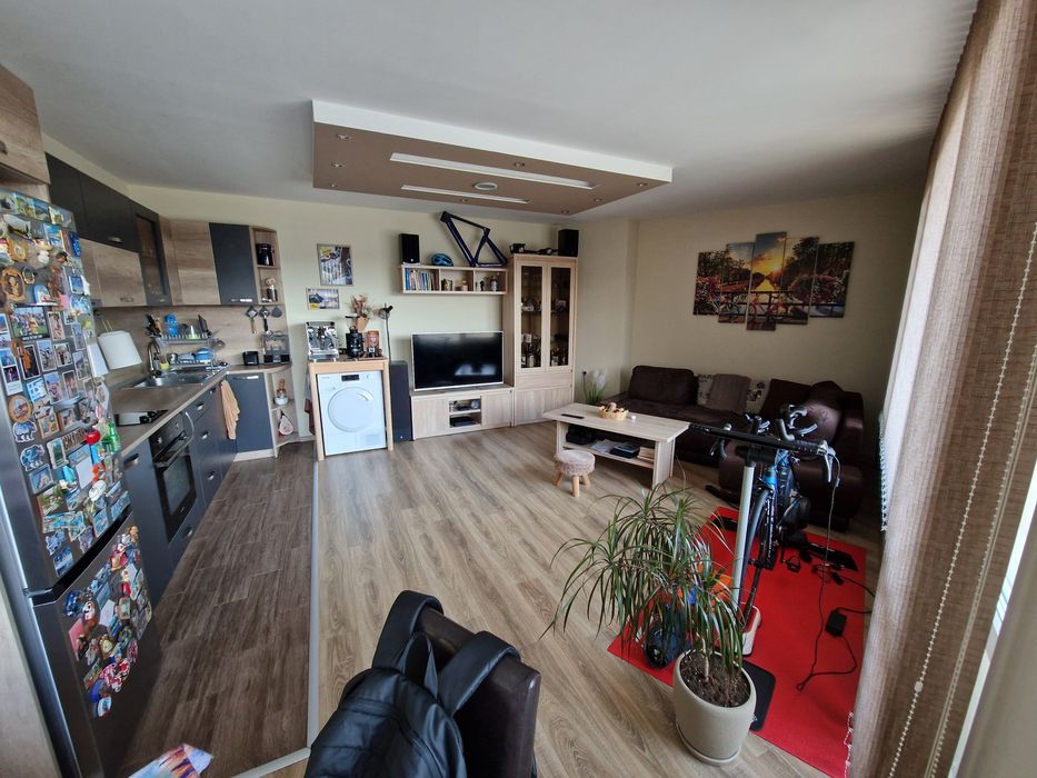 Двустаен апартамент на втори етаж в кв.Зона Б