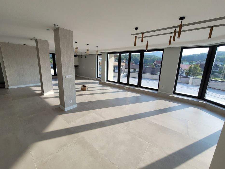 Apartament penthouse semifinisat !!!