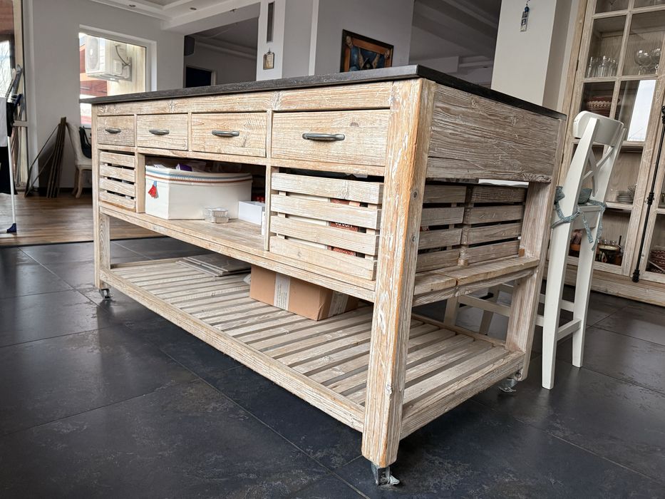 Mobila de bucatarie din lemn masiv (frasin)