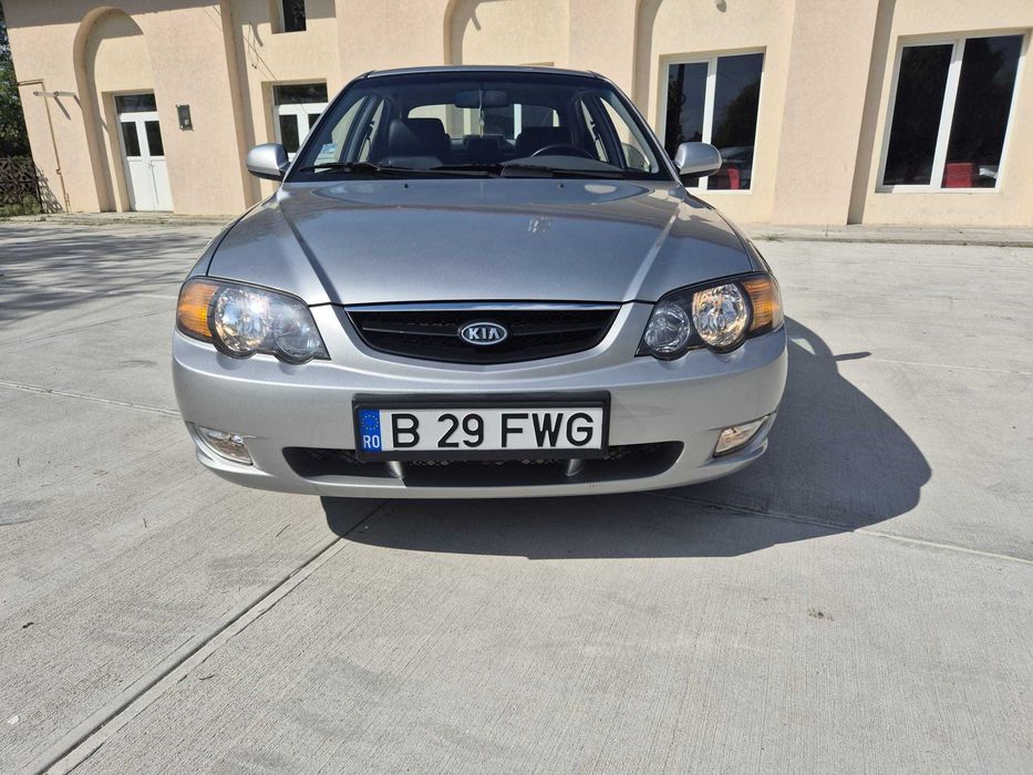Vând KIA SHUMA II Berlina,70.000 KM,Vopsea Originală,Impecabilă,