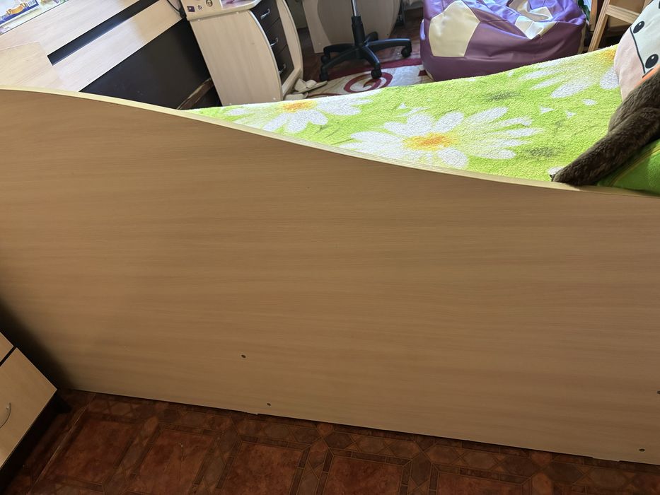 Продам кровать с матрацом