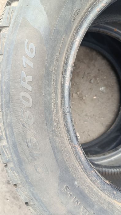 Шины зимние пара 215/60/16