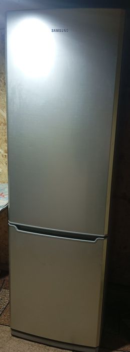 Продам холодильник Samsung