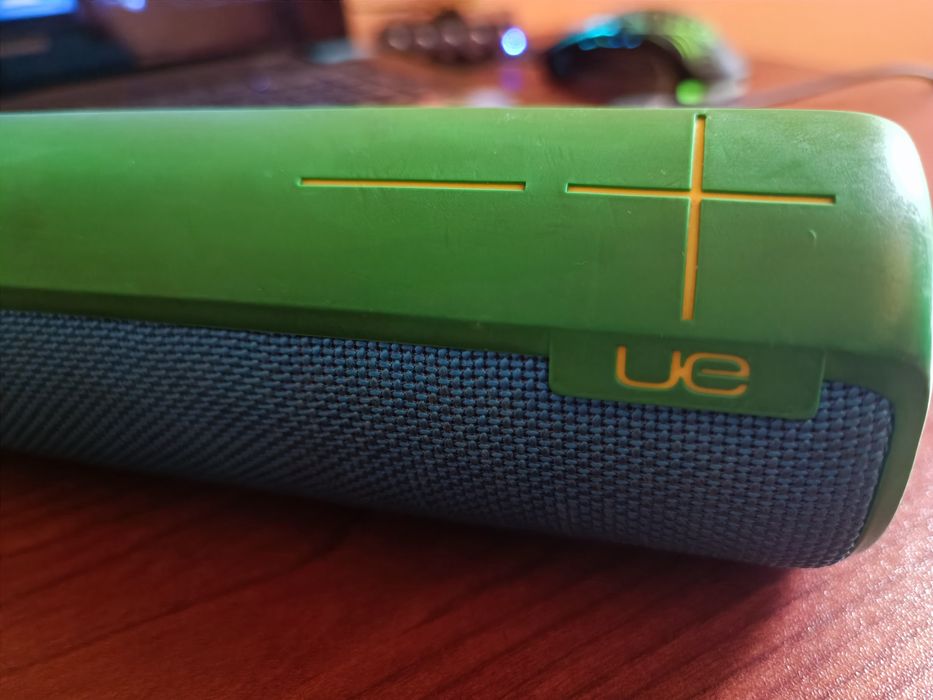 Тонколонка Logitech UE Boom 2
