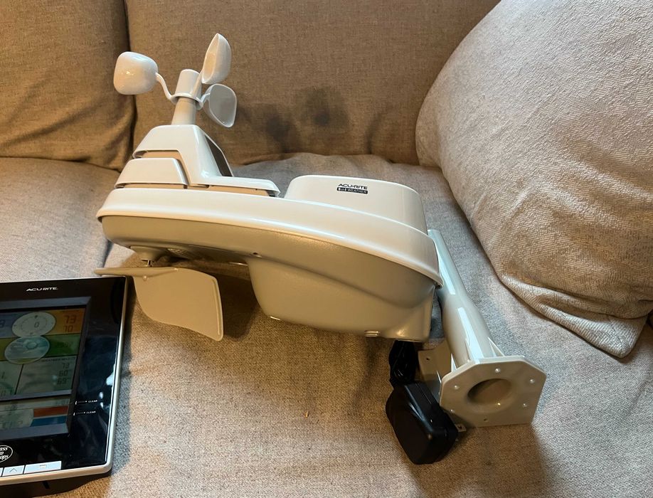 Statie meteo profesionala wireless AcuRite 5 in 1 noua la cutie