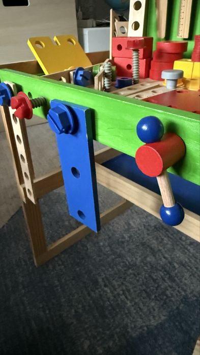 Banc de lucru cu unelte si scule, totul din lemn, set complet .