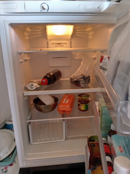 Холодильник indesit