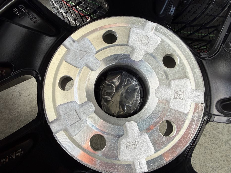 4бр. ЧИСТО НОВ КОМПЛЕКТ 18” Джанти “EAST DERRY” 5х112 + Зимни Гуми 215/55R/18 *BRIDGESTONE* за  -VW ID3/VW/CUPRA/SKODA/SEAT/VAG-
