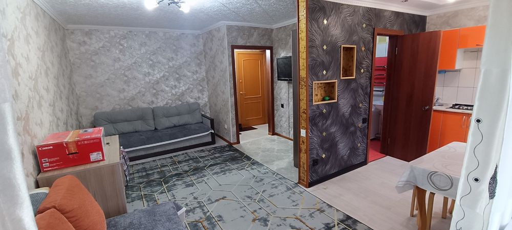 Сдам квартиру по месячно,на постоянный срок.