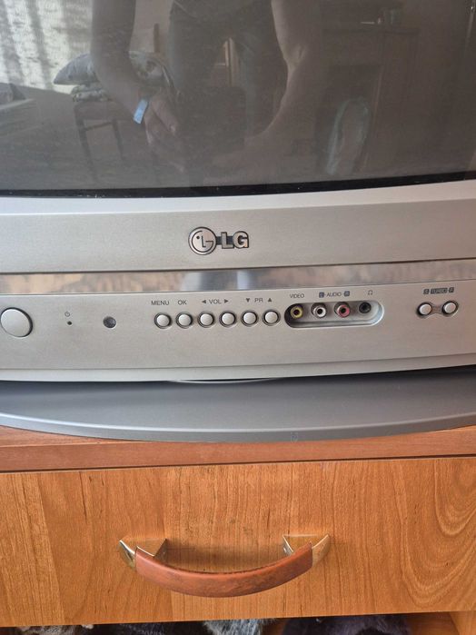 Телевизор LG RT-20CA80VE