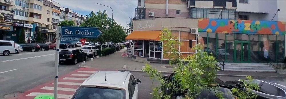 Spațiu comercial de vânzare