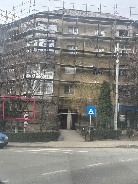 Garsoniera Comănești central , parter