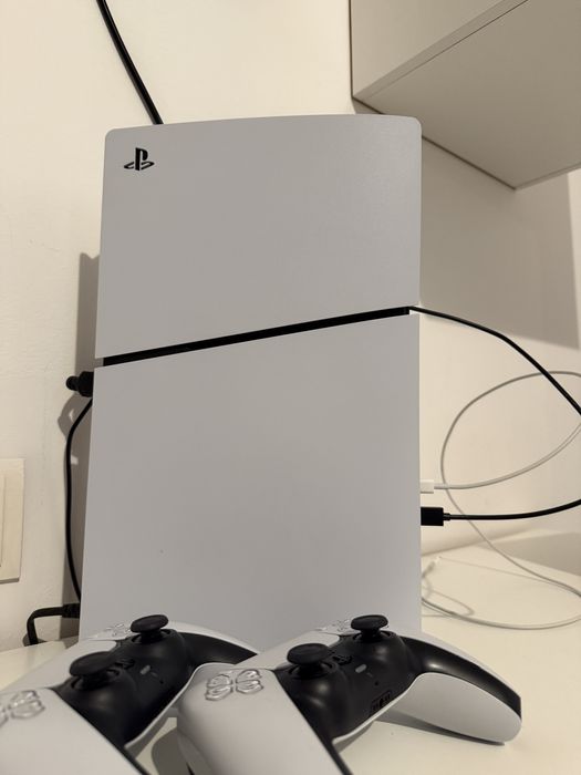 PlayStation 5 digital de vânzare – stare foarte bună, cu factură și cutie