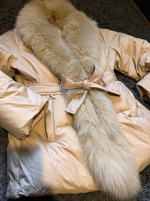 Луксозно дамско яке с естествена яка от лисица – ЧИСТО НОВО (S, екрю)