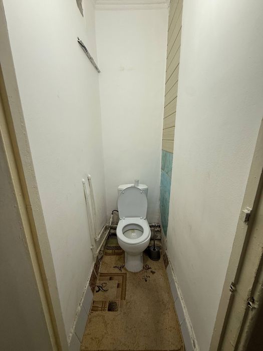 Ижарага берилади оилага пустой 2 хона 2- етаж 11- мактаб 9 бозор