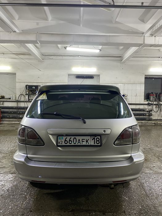 Машина Лексус рх 300