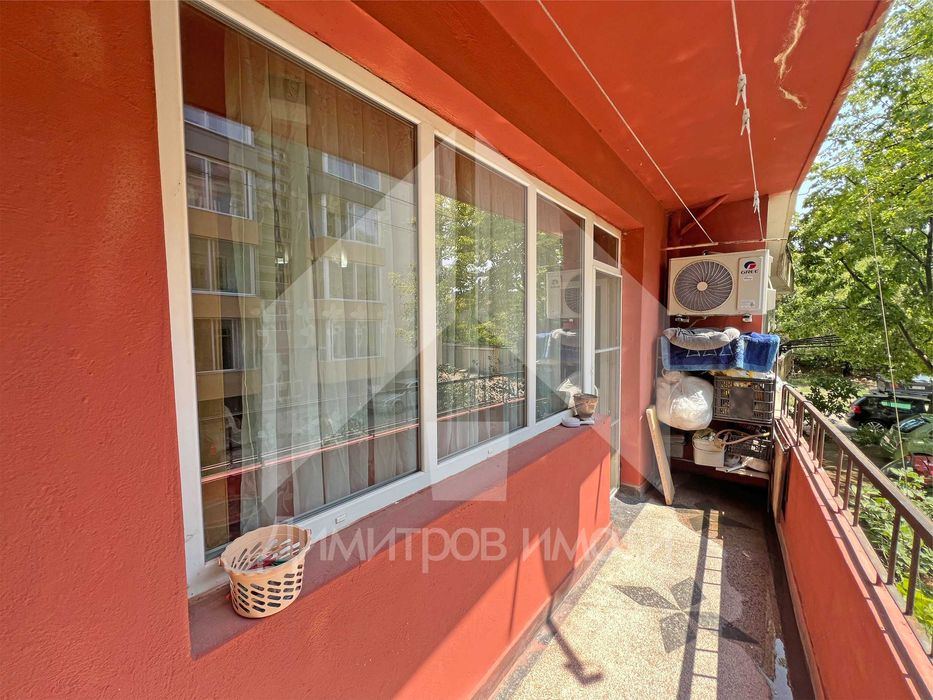 Продава апартамент 111 м2 в тухлена жилищна кооперация център.