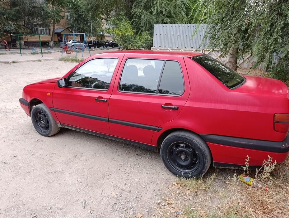 Volkswagen Vento 1992 г.в. 1.8 моно
