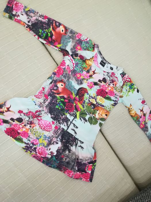 2 броя памучни роклички, цветни, за 12-18 месеца