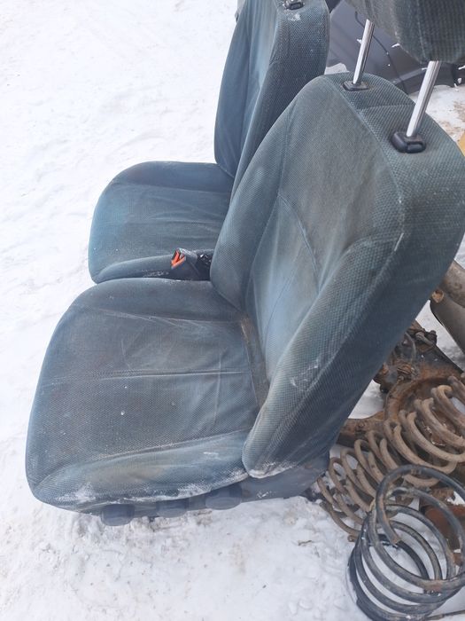 Сиденье на Ниссан Примера