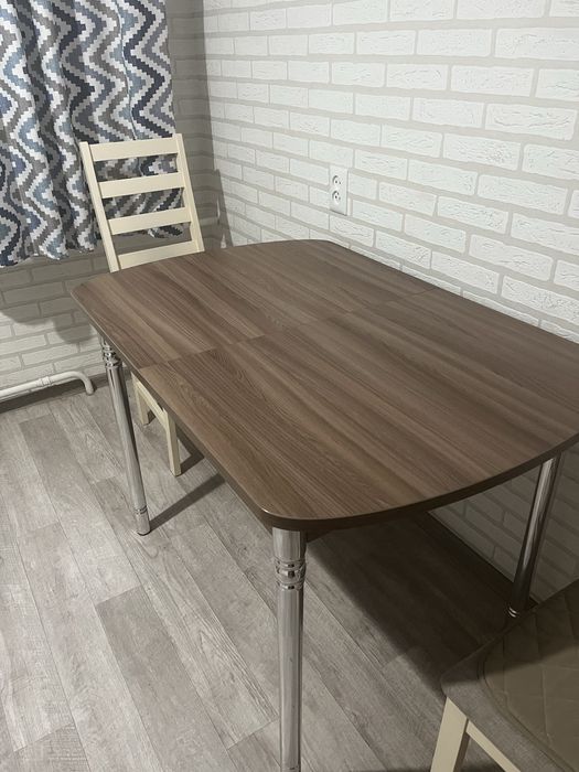 Продам новый стол