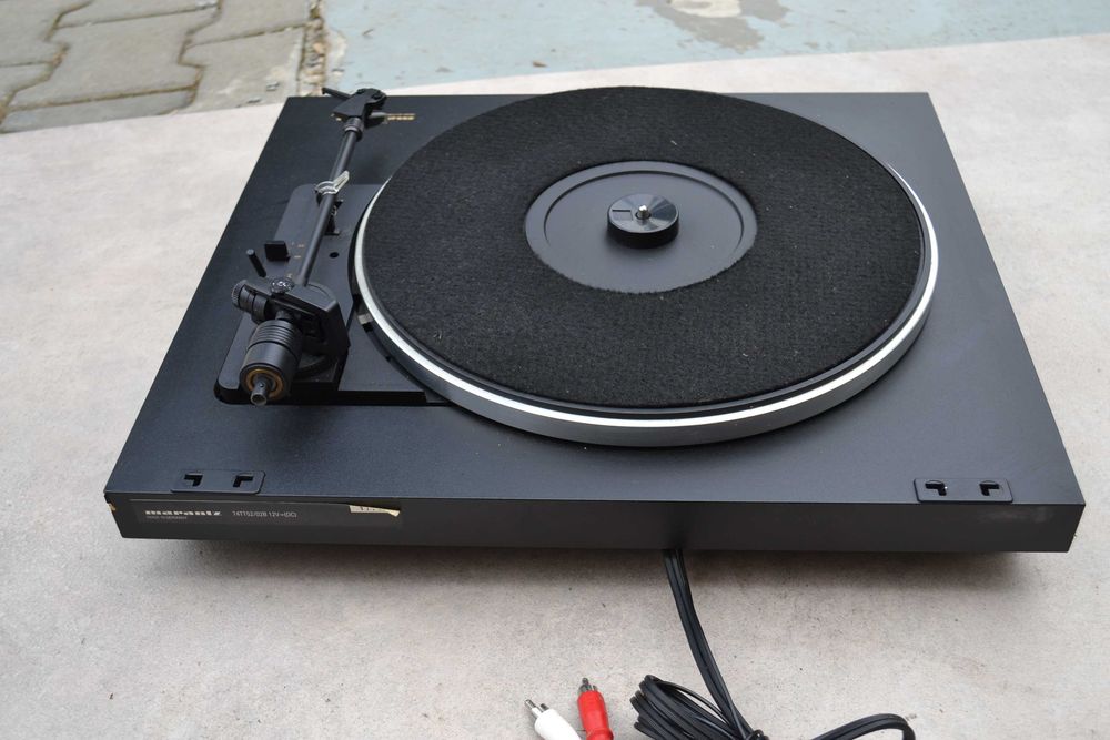 Pick up Marantz TT 52