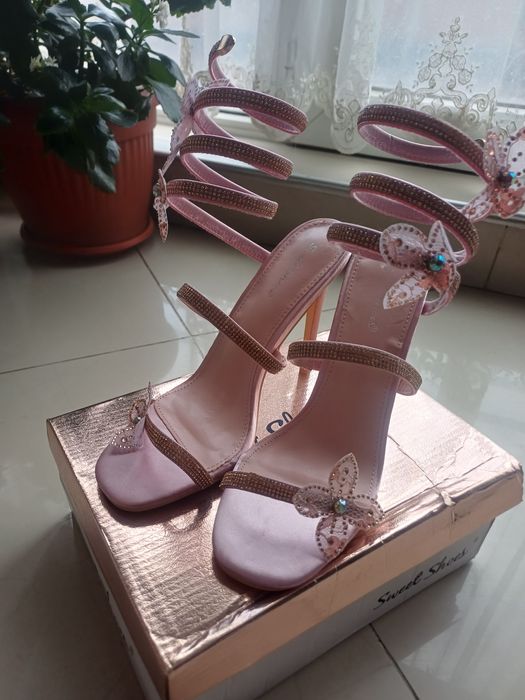 Дамски сандали розов цвят