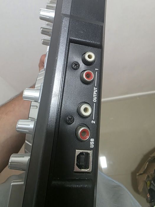 Consola dj Numark mixtrack pro