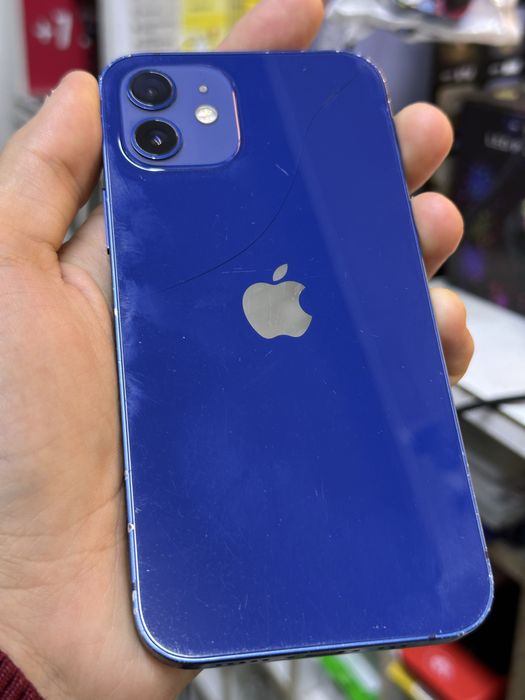 Iphone 12 blue .