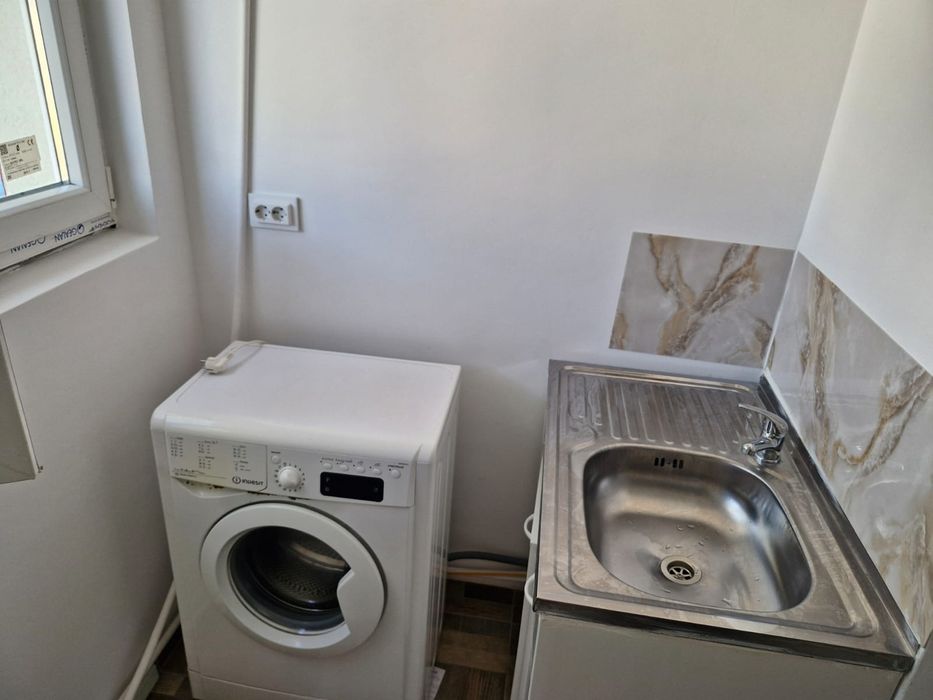 Garsoniera de închiriat