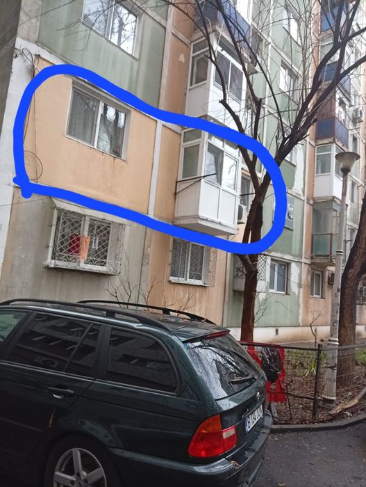 Vand apartament 3 camere ,direct propietar.