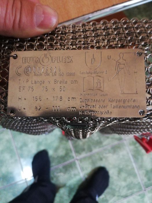 Șorț  și mănușă de măcelar din zale