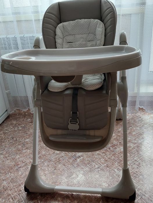 Продам столик для кормления