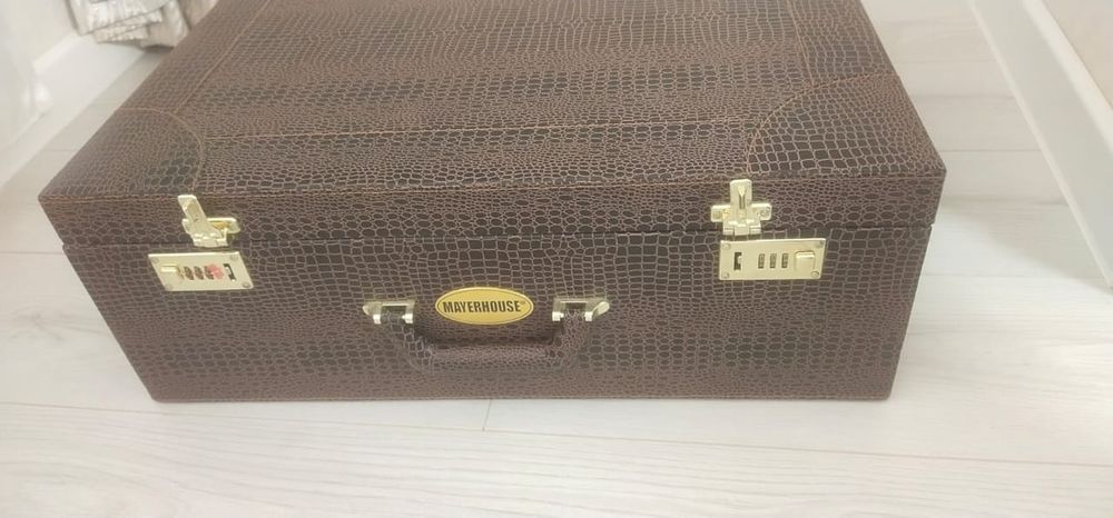 Продаётся новый набор кастрюль